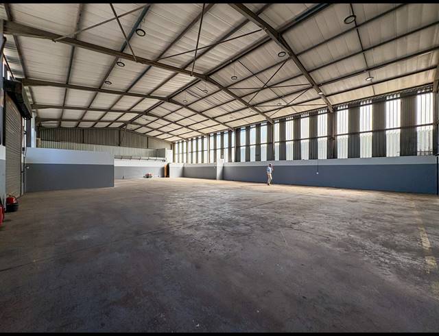 4,490M² WAREHOUSE TO LET IN WESTMEAD